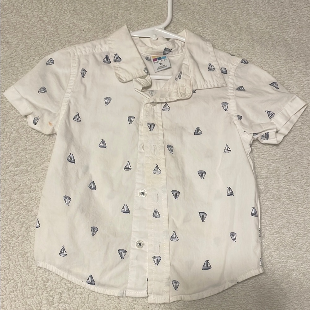 White Short Sleeve Shirt with Sailboat Print